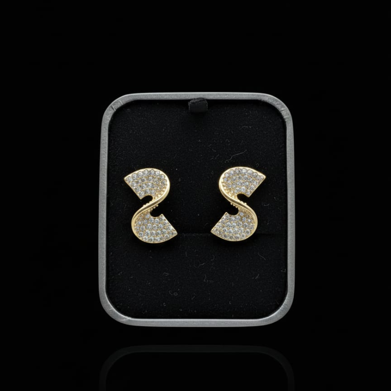A02 Diamante Twisted Studs (Golden) With Box