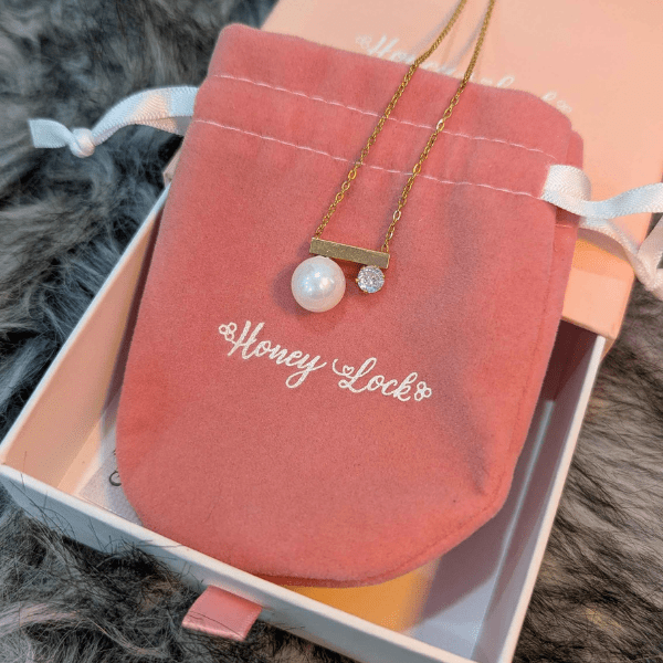 Noorvia Pearl With Premium Box